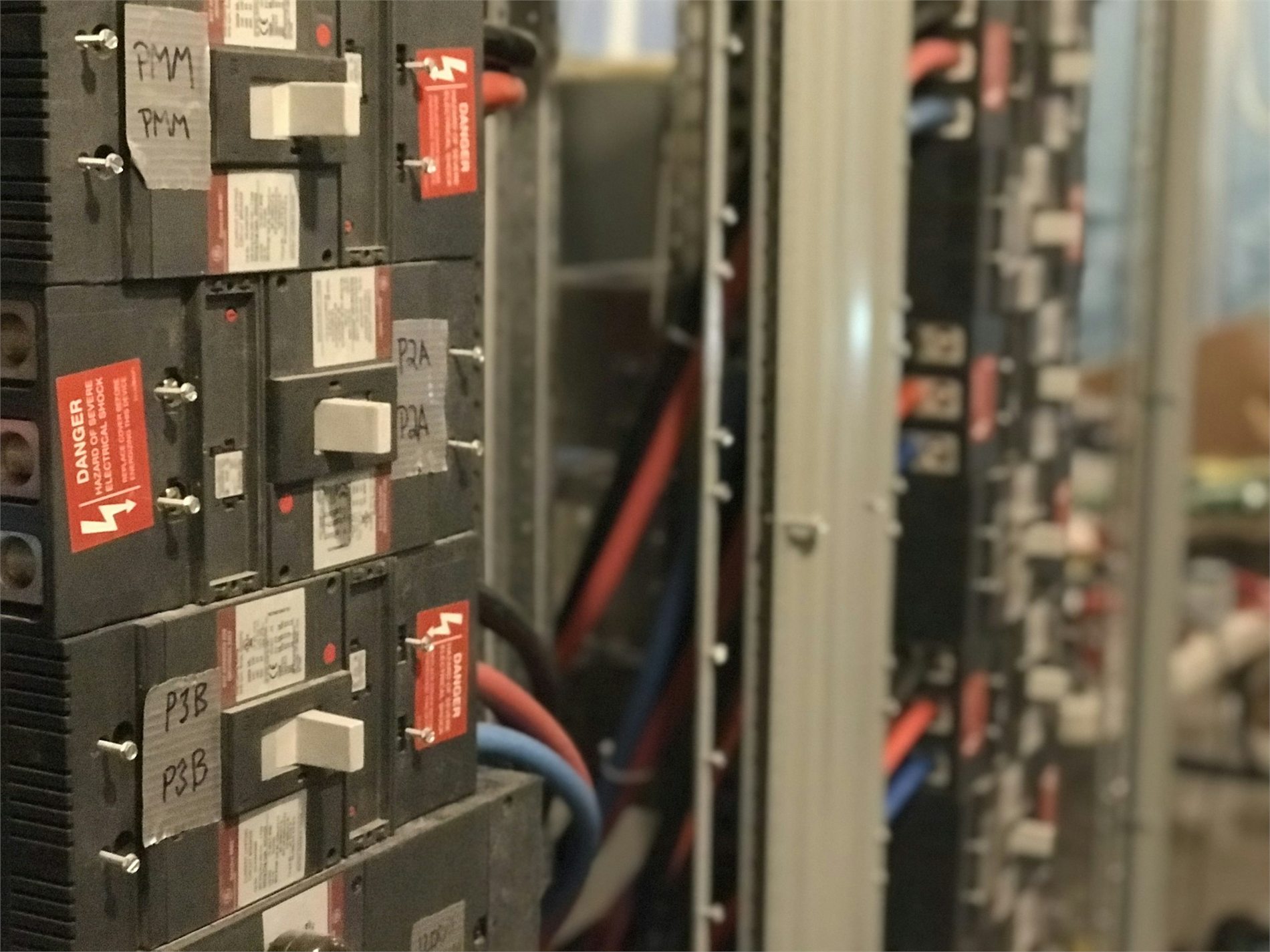 North American commercial electrical distribution panel with molded-case circuit breakers